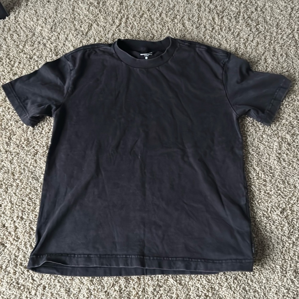 Hollister Boxy Tee
Black washed color
Brand new Without tags
Never worn these
XS